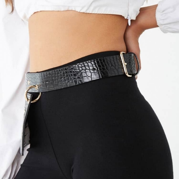 (2) Croc design belt bags blk&wht for cost of one! - Picture 5 of 5
